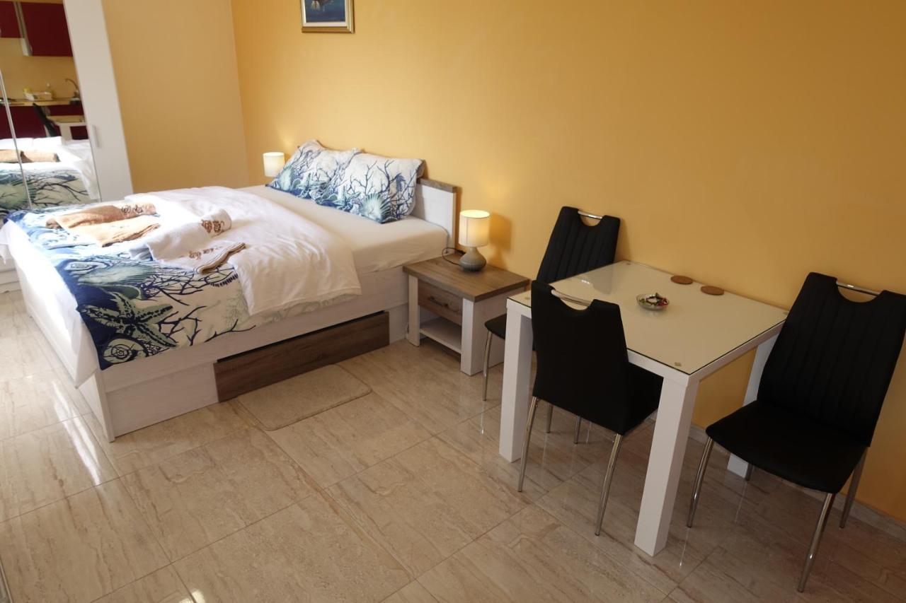Apartments Leon Nin Room photo